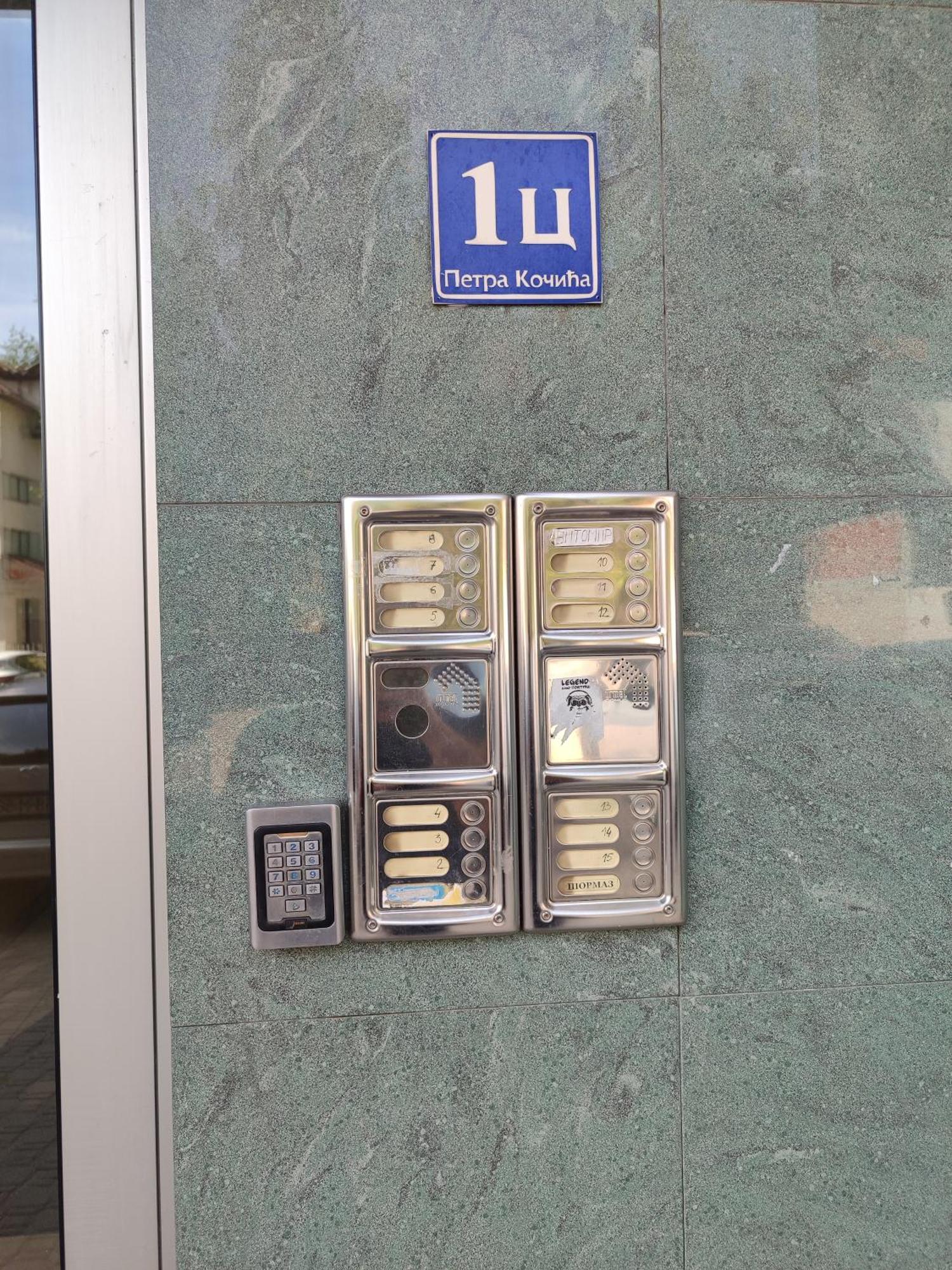 Ugodan I Luksuzan Apartman Баня Лука Екстериор снимка